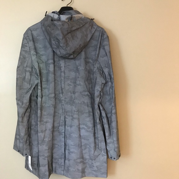 Calvin Klein Reflective Camouflage Zip Rain Coat - Picture 4 of 16